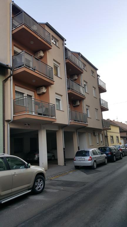 Apartment Flores 오시예크 외부 사진